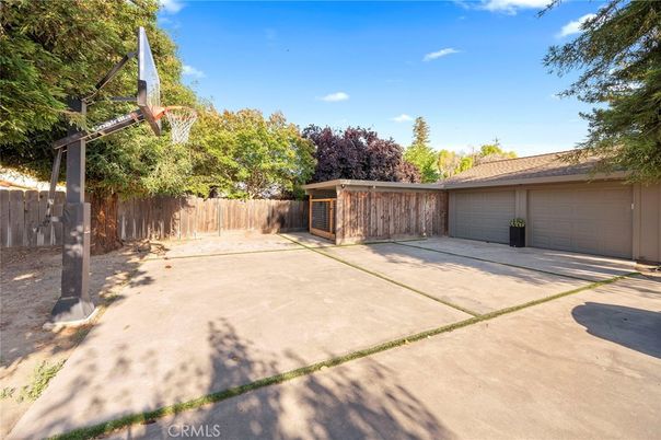 Detached Garage, Exterior