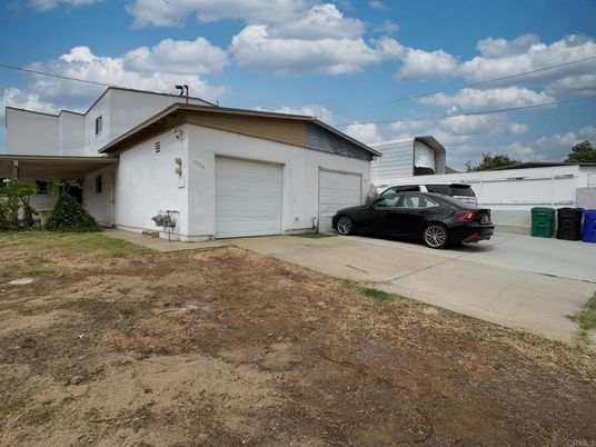 Detached Garage, Exterior