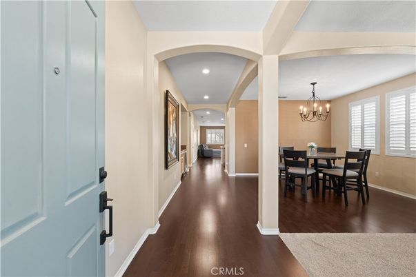 Chandelier, Dining room, Interior, Recessed Lighting, Wood Texture Flooring