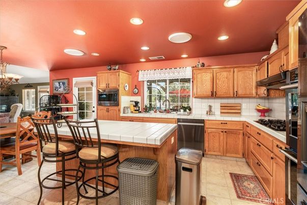 Chandelier, Dining room, Interior, Kitchen, Recessed Lighting, Tile Countertops