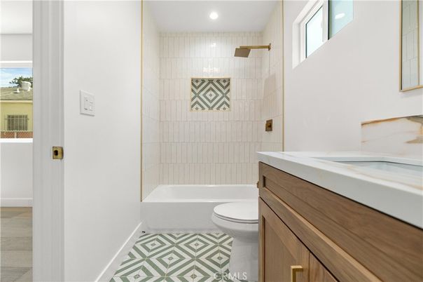Bathroom, Interior, Recessed Lighting, Water