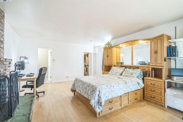 Bedroom, Home Office, Interior, Recessed Lighting, Wood Texture Flooring
