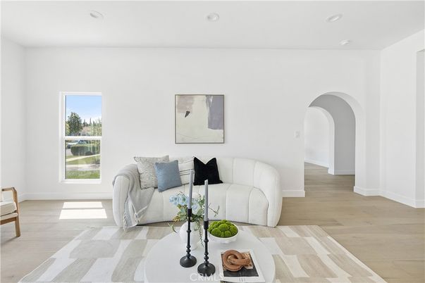 Interior, Recessed Lighting, Wood Texture Flooring