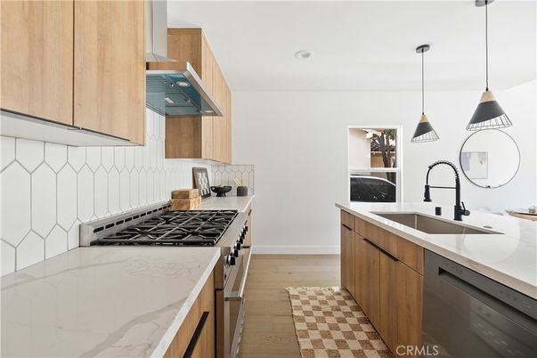 Interior, Kitchen, Pendant Lights, Recessed Lighting, Wood Texture Flooring