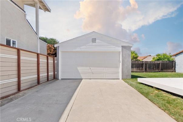Detached Garage, Exterior