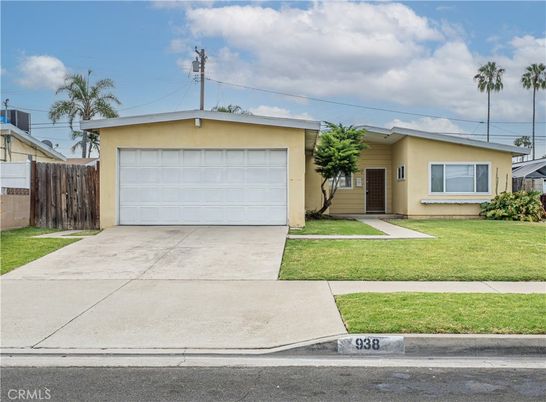 Attached, Exterior, Facade, Ranch