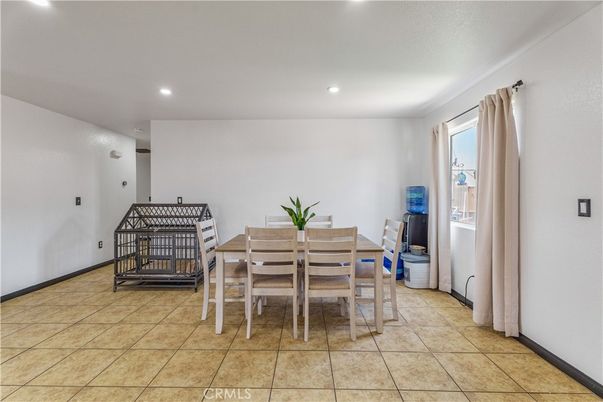 Dining room, Interior, Recessed Lighting