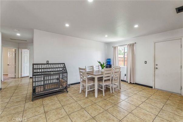 Dining room, Interior, Recessed Lighting