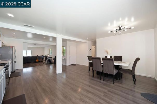 Dining room, Interior, Kitchen, Pendant Lights, Recessed Lighting, Wood Texture Flooring