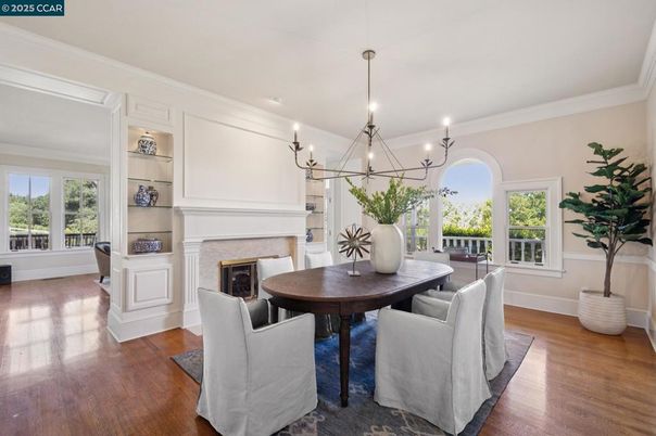 Chandelier, Dining room, Fireplace, Interior, Wood Texture Flooring