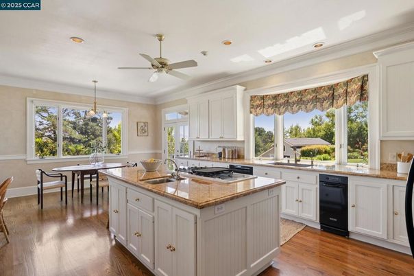 Dining room, Interior, Kitchen, Recessed Lighting, Wood Texture Flooring