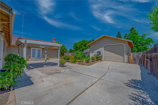 Detached Garage, Exterior