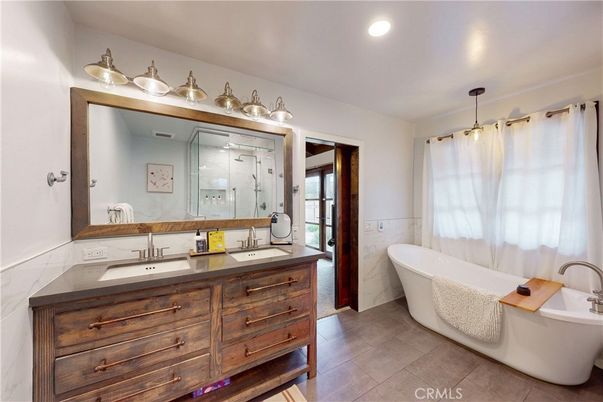 Bathroom, Dual Sink Vanities, Free Standing Baths, Interior, Recessed Lighting
