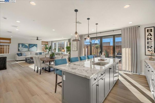 Dining room, Interior, Kitchen, Pendant Lights, Recessed Lighting, Wood Texture Flooring