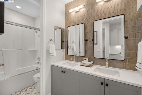 Bathroom, Dual Sink Vanities, Interior, Recessed Lighting