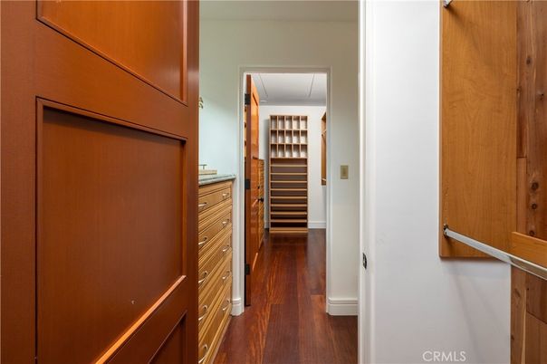 Interior, Walk-in Closets, Wood Texture Flooring