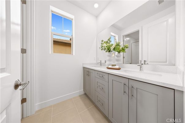Bathroom, Dual Sink Vanities, Interior, Recessed Lighting