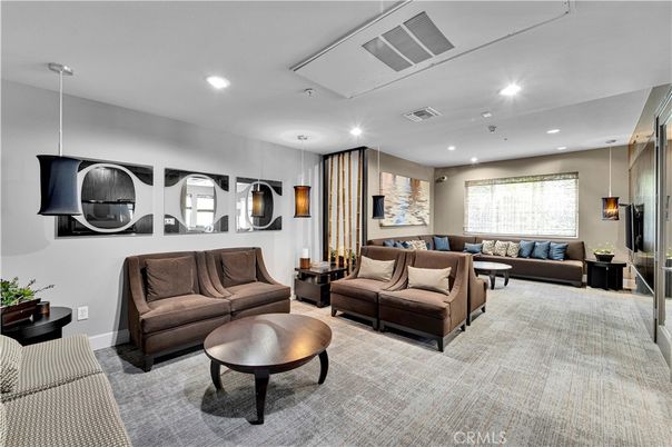Interior, Living room, Pendant Lights, Recessed Lighting