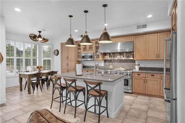 Dining room, Interior, Kitchen, Pendant Lights, Recessed Lighting, Stainless Steel Appliances