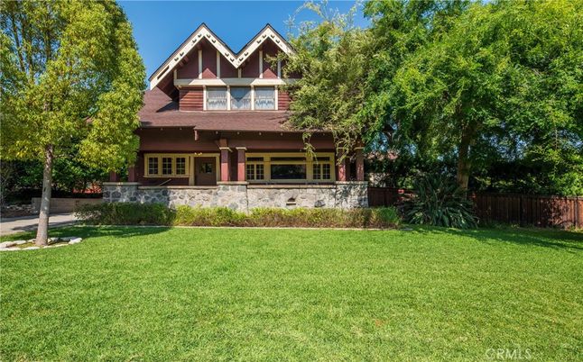 Backyard, Exterior, Facade, Queen Anne Victorian