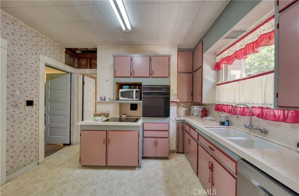 Interior, Kitchen, Tile Countertops