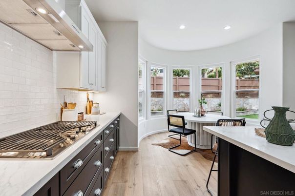 Dining room, Interior, Kitchen, Recessed Lighting, Wood Texture Flooring