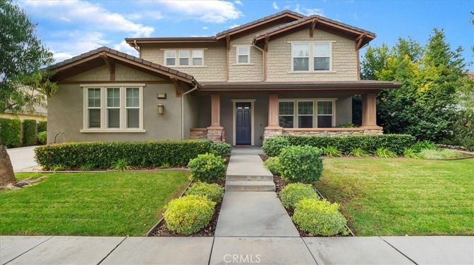 Exterior, Facade, American Craftsman