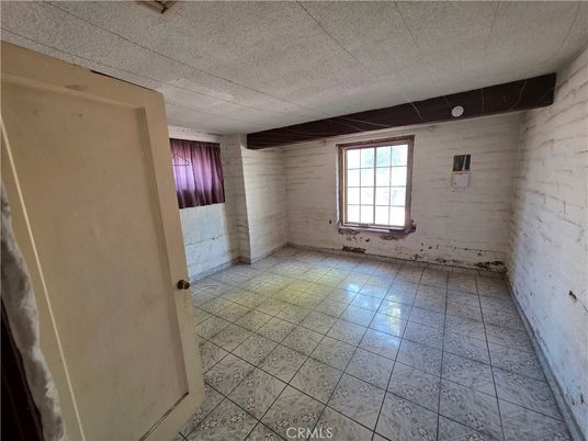 Empty room, Interior, Marble, Marble Walls, Wooden Beams