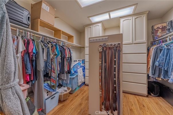 Interior, Walk-in Closets, Wood Texture Flooring