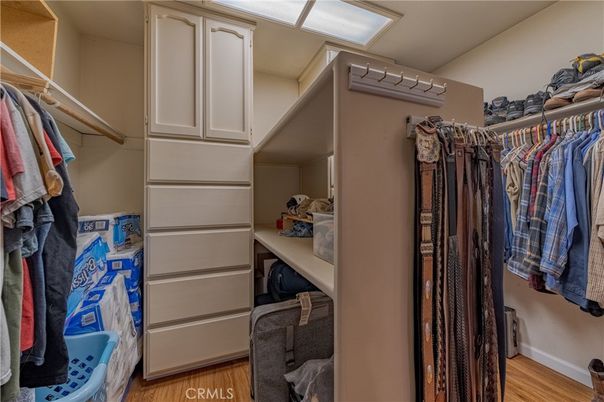 Interior, Walk-in Closets, Wood Texture Flooring