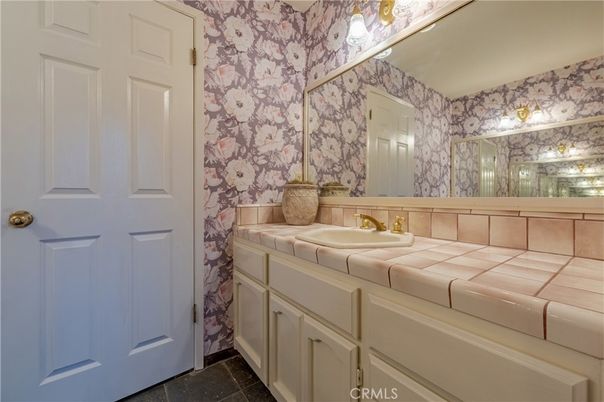 Bathroom, Interior, Tile Countertops