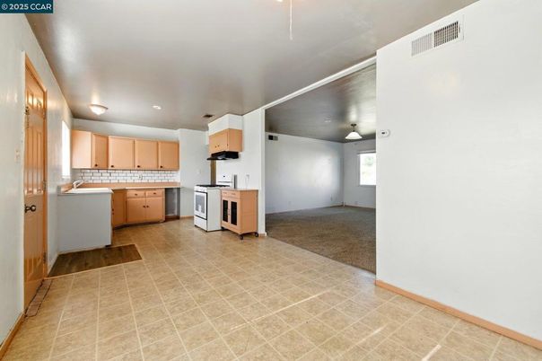 Interior, Kitchen, Recessed Lighting, Washer