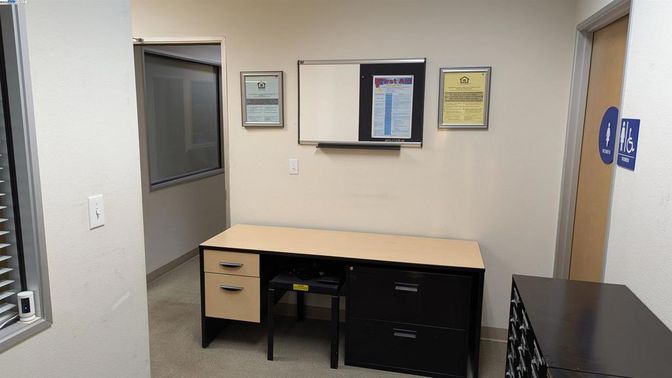 Home Office, Interior