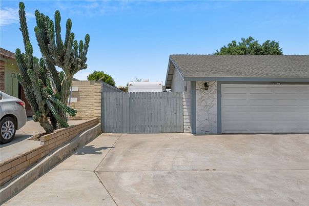 Detached Garage, Exterior