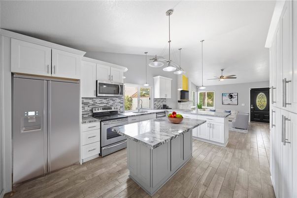 Interior, Kitchen, Pendant Lights, Wood Texture Flooring