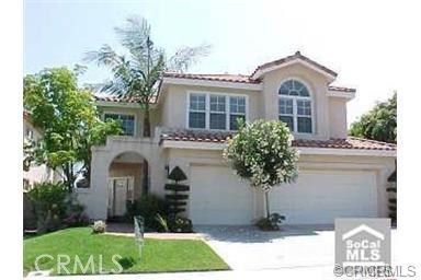 Attached, Exterior, Facade, Mediterranean