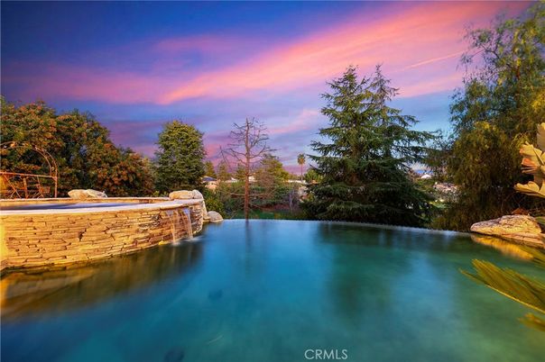 Exterior, Pool, Water