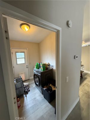 Interior, Washer, Wood Texture Flooring