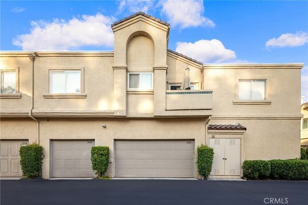 Attached, Exterior, Facade, Mediterranean