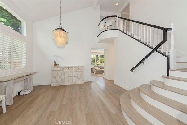 Interior, Pendant Lights, Recessed Lighting, Wood Texture Flooring