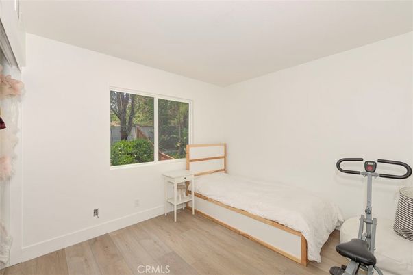 Bedroom, Fitness Equipment, Interior, Wood Texture Flooring