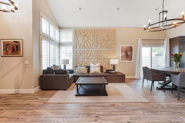 Chandelier, Dining room, Interior, Living room, Recessed Lighting, Wood Texture Flooring