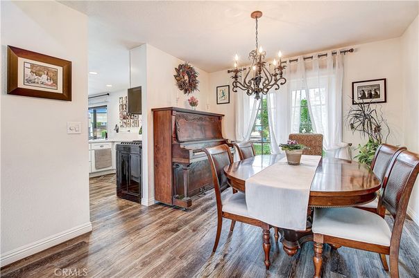 Chandelier, Dining room, Interior, Recessed Lighting, Wood Texture Flooring