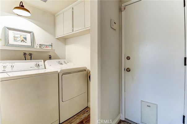 Interior, Utility Closets, Washer, Wood Texture Flooring