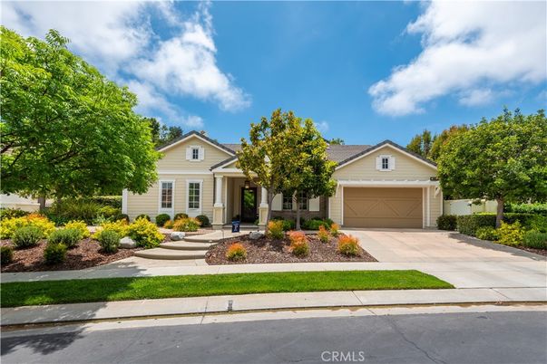 Attached, Exterior, Facade, Ranch