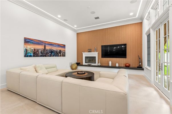 Fireplace, Interior, Living room, Recessed Lighting, Washer