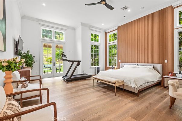 Bedroom, Fitness Equipment, Interior, Recessed Lighting, Wood Texture Flooring