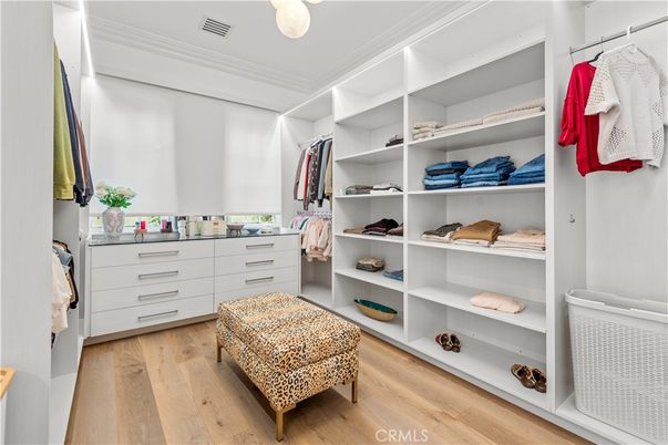 Interior, Pendant Lights, Walk-in Closets, Wood Texture Flooring