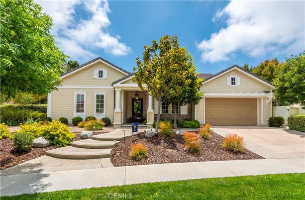 Attached, Exterior, Facade, Farmhouse