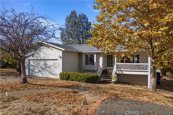 Attached, Exterior, Facade, Ranch